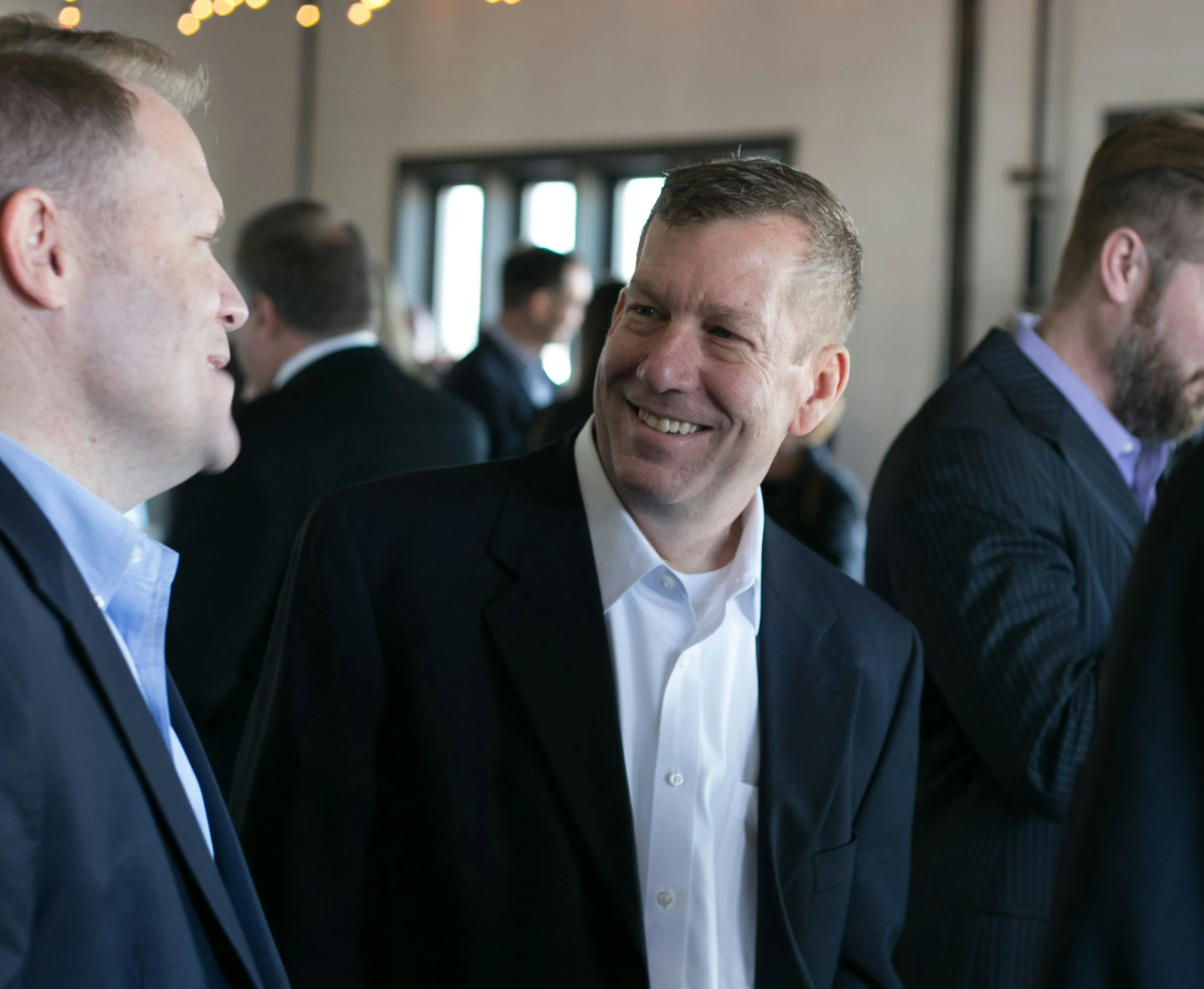 Бизнес-встреча в конференц-зале Aura City Hotel