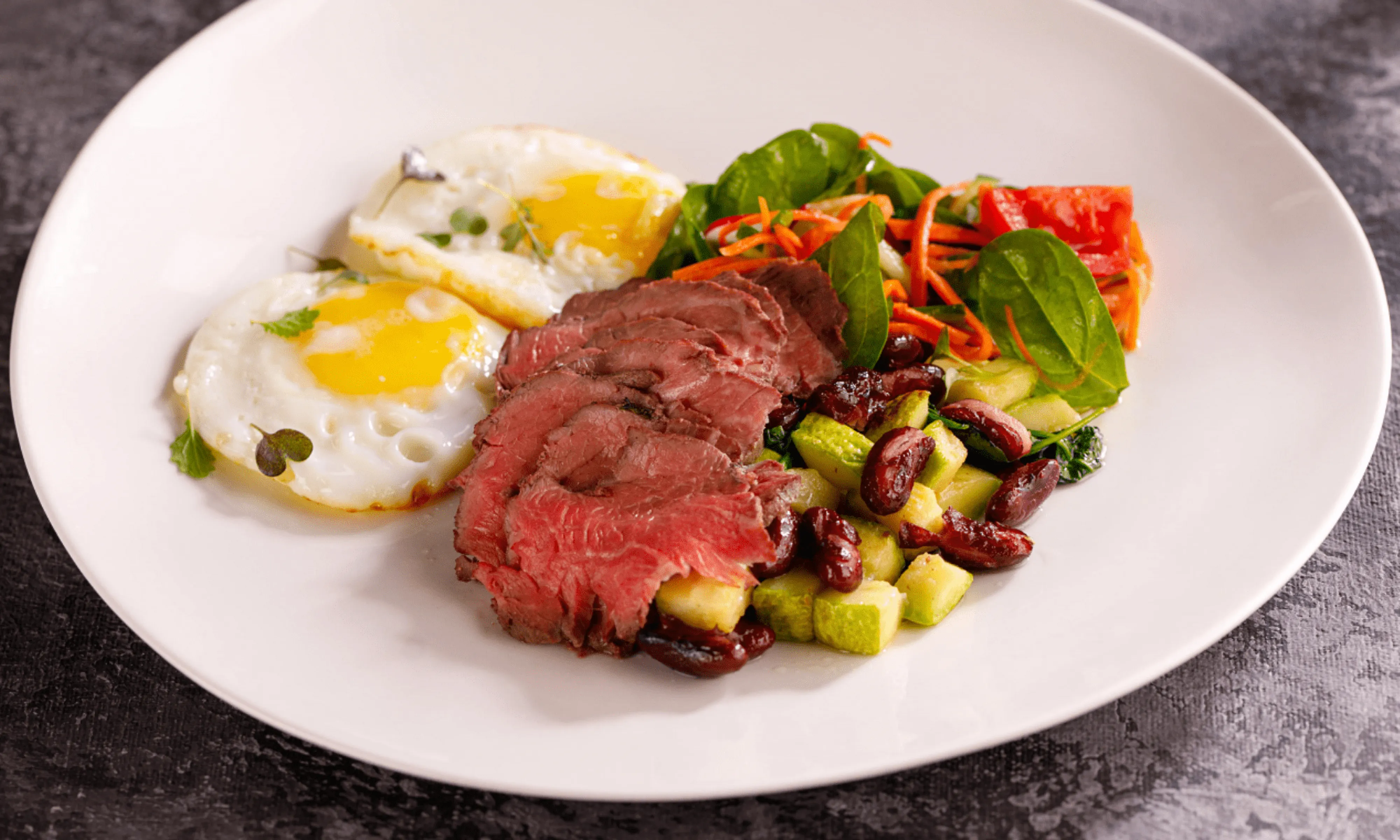 Блюдо Aura City Hotel