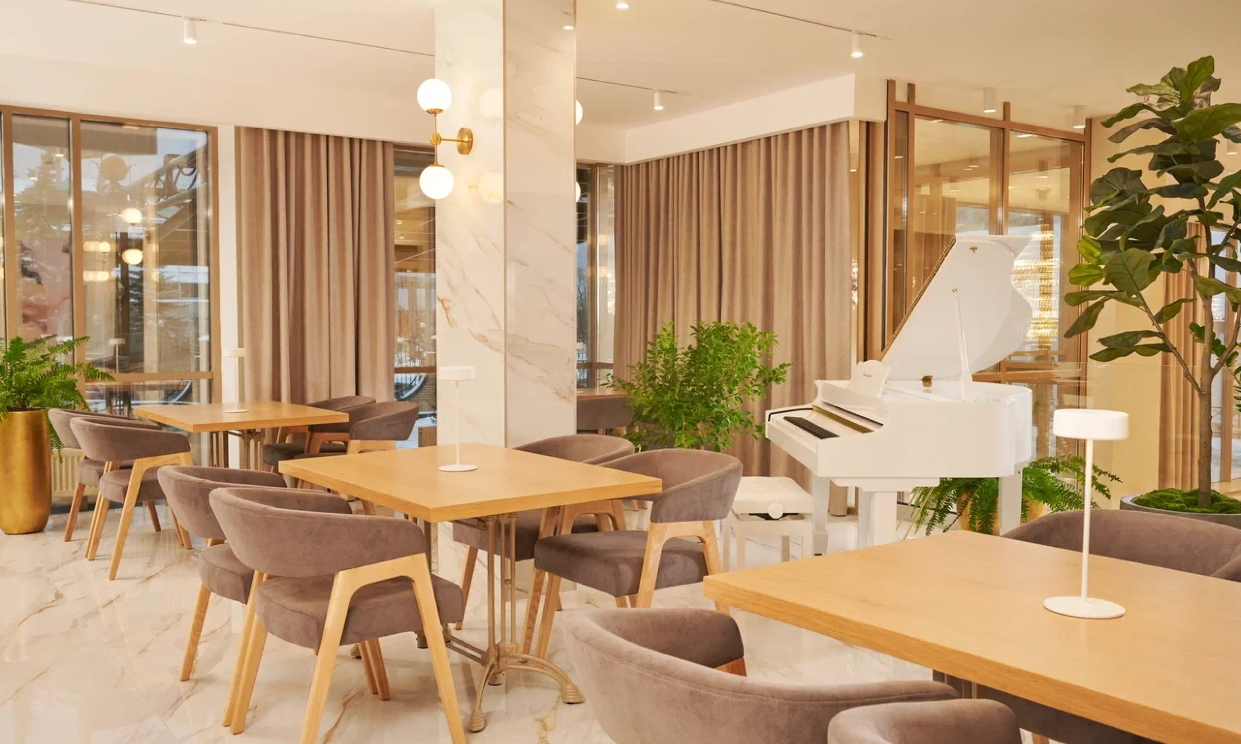 Ресторан Aura City Hotel1